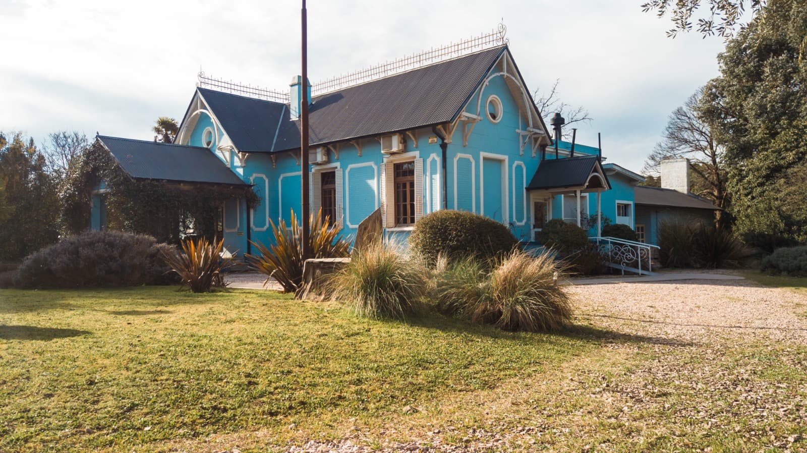 El molino de la casa azul